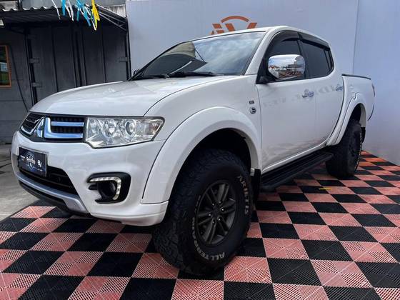 MITSUBISHI L200 TRITON 3.2 HPE 4X4 CD 16V TURBO INTERCOOLER DIESEL 4P AUTOMÁTICO MITSUBISHI L200 TRITON 3.2 HPE 4X4 CD 16V TURBO INTERCOOLER DIESEL 4P AUTOMÁTICO